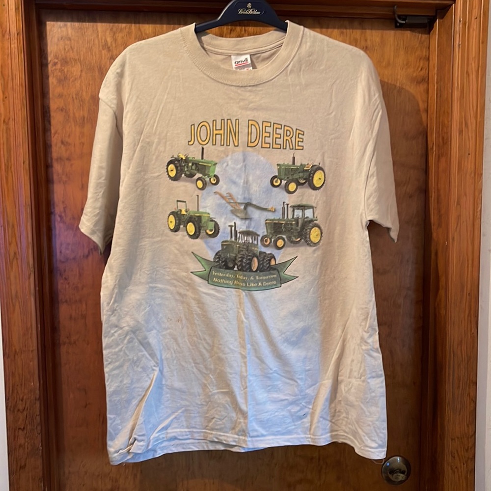 John Deere tractor T-shirt xl brand new